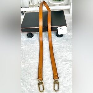 🌷🌷SALE🌷🌷Authentic Louis Vuitton Brown Leather Strap